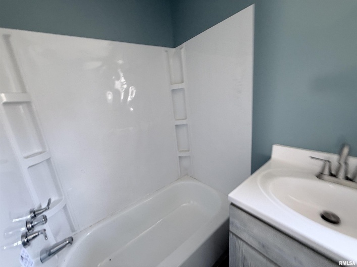 407 BUCHANAN Street, Marion, Illinois 62959, 3 Bedrooms Bedrooms, 0 ,2 BathroomsBathrooms,Residential,For Sale,BUCHANAN,0,RMAEB459865