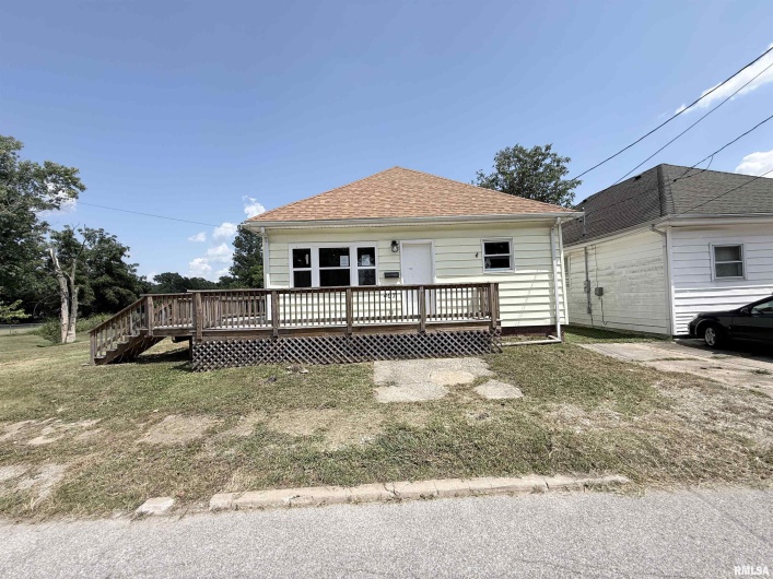 407 BUCHANAN Street, Marion, Illinois 62959, 3 Bedrooms Bedrooms, 0 ,2 BathroomsBathrooms,Residential,For Sale,BUCHANAN,0,RMAEB459865