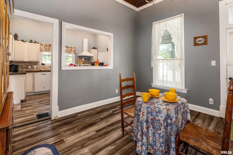 716 MAIN Street, Marion, Illinois 62959, 4 Bedrooms Bedrooms, 0 ,1 BathroomBathrooms,Residential,For Sale,MAIN,0,RMAEB459862