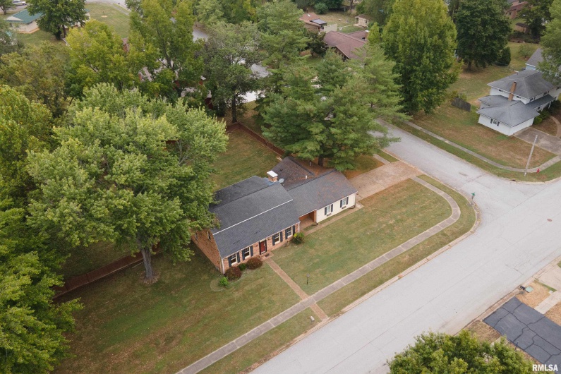 3000 KENT Street, Carbondale, Illinois 62901, 5 Bedrooms Bedrooms, 0 ,3 BathroomsBathrooms,Residential,For Sale,KENT,0,RMAEB459866