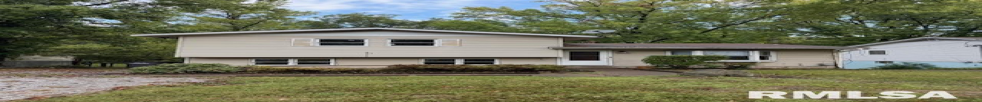 Residential For Sale 1206 Schwartz Street, Carbondale, Illinois 62901, 5 Bedrooms Bedrooms, 0 ,2 BathroomsBathrooms,Residential,For Sale,Schwartz,0,RMAEB459870