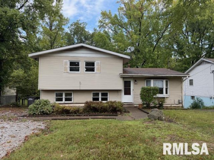 1206 Schwartz Street, Carbondale, Illinois 62901, 5 Bedrooms Bedrooms, 0 ,2 BathroomsBathrooms,Residential,For Sale,Schwartz,0,RMAEB459870