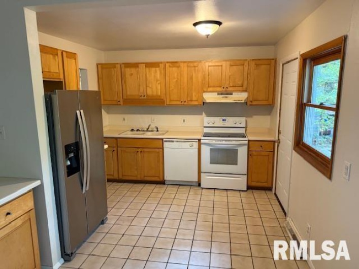 1206 Schwartz Street, Carbondale, Illinois 62901, 5 Bedrooms Bedrooms, 0 ,2 BathroomsBathrooms,Residential,For Sale,Schwartz,0,RMAEB459870