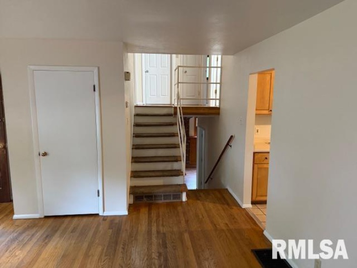 1206 Schwartz Street, Carbondale, Illinois 62901, 5 Bedrooms Bedrooms, 0 ,2 BathroomsBathrooms,Residential,For Sale,Schwartz,0,RMAEB459870