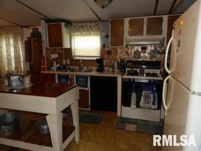 1014 Beulah Street, Eldorado, Illinois 62930, 3 Bedrooms Bedrooms, 0 ,2 BathroomsBathrooms,Residential,For Sale,Beulah,0,RMAEB459873