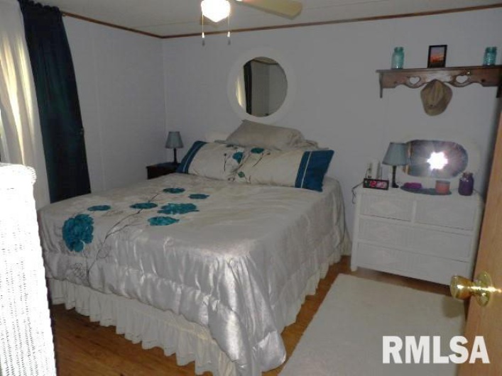 1014 Beulah Street, Eldorado, Illinois 62930, 3 Bedrooms Bedrooms, 0 ,2 BathroomsBathrooms,Residential,For Sale,Beulah,0,RMAEB459873