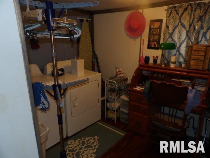 1014 Beulah Street, Eldorado, Illinois 62930, 3 Bedrooms Bedrooms, 0 ,2 BathroomsBathrooms,Residential,For Sale,Beulah,0,RMAEB459873