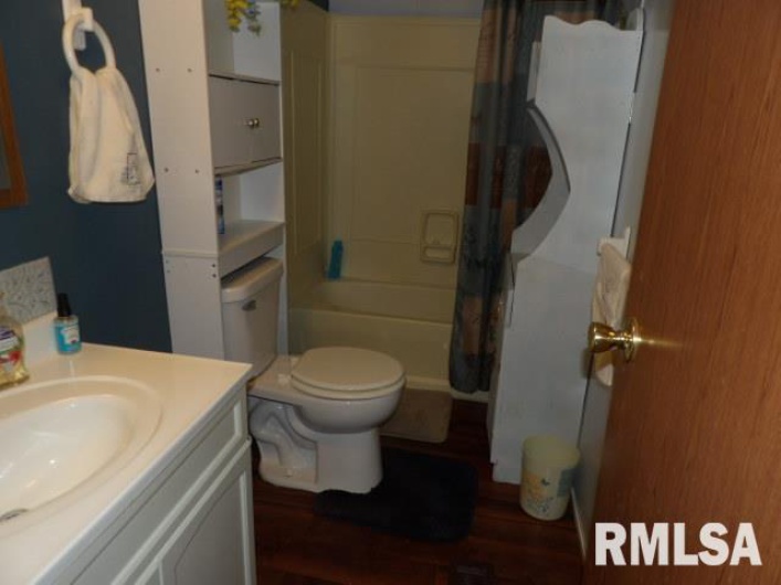 1014 Beulah Street, Eldorado, Illinois 62930, 3 Bedrooms Bedrooms, 0 ,2 BathroomsBathrooms,Residential,For Sale,Beulah,0,RMAEB459873