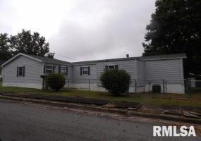 1014 Beulah Street, Eldorado, Illinois 62930, 3 Bedrooms Bedrooms, 0 ,2 BathroomsBathrooms,Residential,For Sale,Beulah,0,RMAEB459873