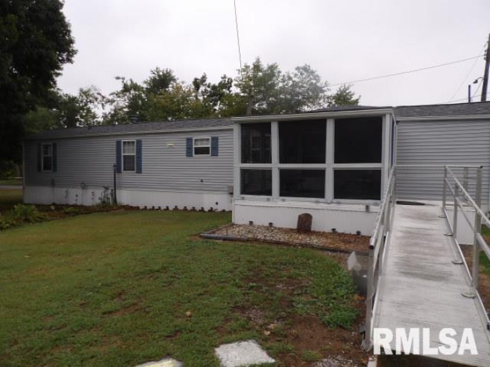 1014 Beulah Street, Eldorado, Illinois 62930, 3 Bedrooms Bedrooms, 0 ,2 BathroomsBathrooms,Residential,For Sale,Beulah,0,RMAEB459873