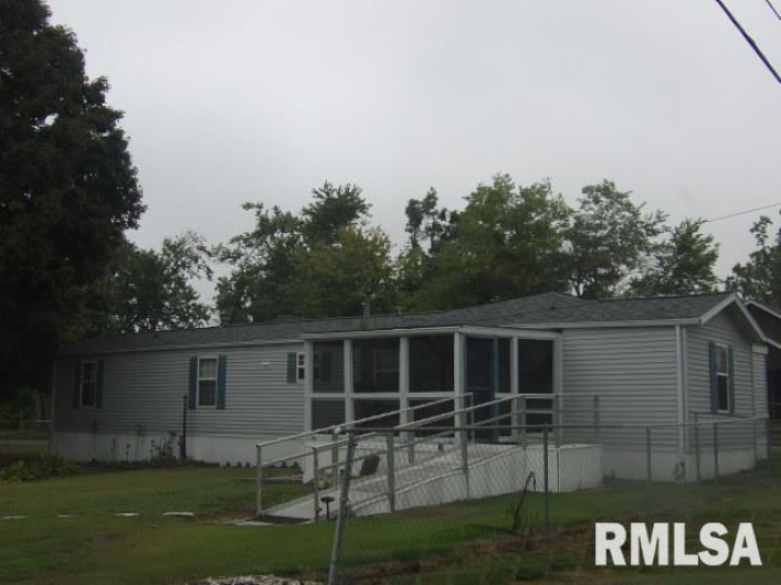 1014 Beulah Street, Eldorado, Illinois 62930, 3 Bedrooms Bedrooms, 0 ,2 BathroomsBathrooms,Residential,For Sale,Beulah,0,RMAEB459873