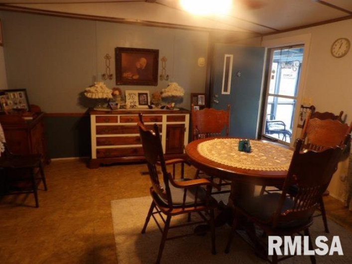 1014 Beulah Street, Eldorado, Illinois 62930, 3 Bedrooms Bedrooms, 0 ,2 BathroomsBathrooms,Residential,For Sale,Beulah,0,RMAEB459873
