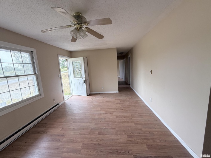 304 Reed Station Road, DeSoto, Illinois 62924, 3 Bedrooms Bedrooms, 0 ,1 BathroomBathrooms,Residential,For Sale,Reed Station,0,RMAEB459880