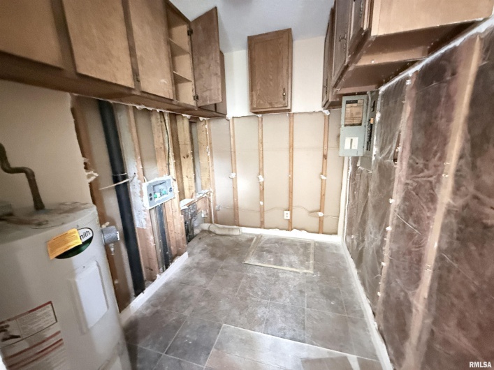 304 Reed Station Road, DeSoto, Illinois 62924, 3 Bedrooms Bedrooms, 0 ,1 BathroomBathrooms,Residential,For Sale,Reed Station,0,RMAEB459880