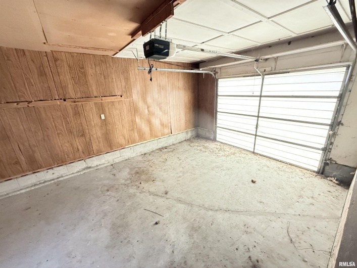 304 Reed Station Road, DeSoto, Illinois 62924, 3 Bedrooms Bedrooms, 0 ,1 BathroomBathrooms,Residential,For Sale,Reed Station,0,RMAEB459880