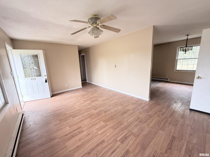 304 Reed Station Road, DeSoto, Illinois 62924, 3 Bedrooms Bedrooms, 0 ,1 BathroomBathrooms,Residential,For Sale,Reed Station,0,RMAEB459880