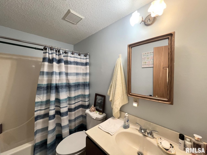 312 16TH Street, Herrin, Illinois 62948, 2 Bedrooms Bedrooms, 0 ,1 BathroomBathrooms,Residential,For Sale,16TH,0,RMAEB459883