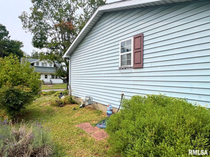 312 16TH Street, Herrin, Illinois 62948, 2 Bedrooms Bedrooms, 0 ,1 BathroomBathrooms,Residential,For Sale,16TH,0,RMAEB459883