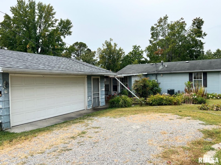 312 16TH Street, Herrin, Illinois 62948, 2 Bedrooms Bedrooms, 0 ,1 BathroomBathrooms,Residential,For Sale,16TH,0,RMAEB459883