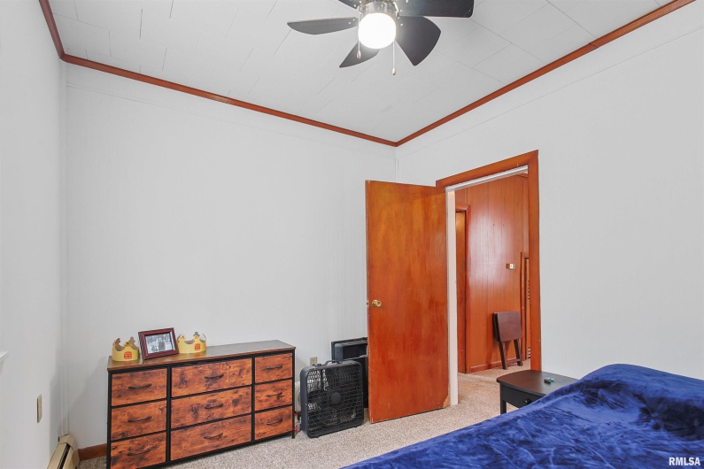 437 THOMPSON Street, Carrier Mills, Illinois 62917, 1 Bedroom Bedrooms, 0 ,1 BathroomBathrooms,Residential,For Sale,THOMPSON,0,RMAEB459888