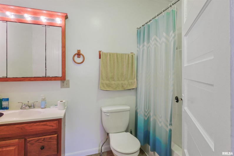 437 THOMPSON Street, Carrier Mills, Illinois 62917, 1 Bedroom Bedrooms, 0 ,1 BathroomBathrooms,Residential,For Sale,THOMPSON,0,RMAEB459888