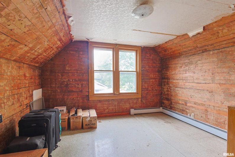 437 THOMPSON Street, Carrier Mills, Illinois 62917, 1 Bedroom Bedrooms, 0 ,1 BathroomBathrooms,Residential,For Sale,THOMPSON,0,RMAEB459888