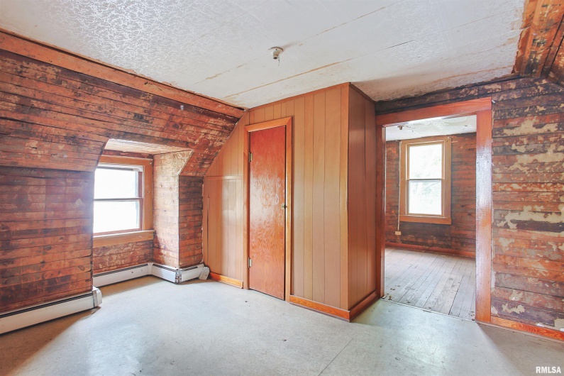 437 THOMPSON Street, Carrier Mills, Illinois 62917, 1 Bedroom Bedrooms, 0 ,1 BathroomBathrooms,Residential,For Sale,THOMPSON,0,RMAEB459888