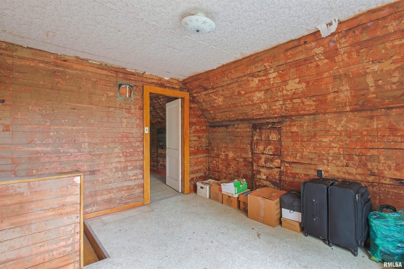 437 THOMPSON Street, Carrier Mills, Illinois 62917, 1 Bedroom Bedrooms, 0 ,1 BathroomBathrooms,Residential,For Sale,THOMPSON,0,RMAEB459888