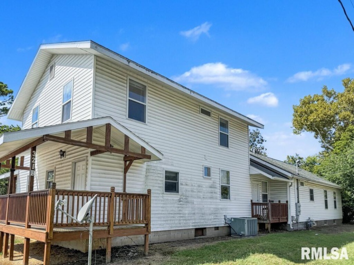 319/321 COLLEGE Street, Carbondale, Illinois 62901, 0 , 0 ,0,Residential Income,For Sale,COLLEGE,0,RMAQC4267794
