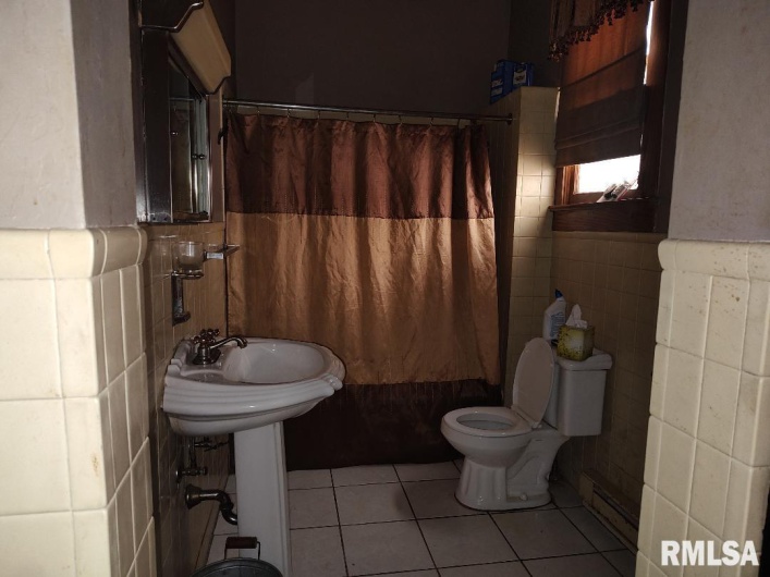 2035 Martin Luther King Jr Drive, Cairo, Illinois 62914, 3 Bedrooms Bedrooms, 0 ,2 BathroomsBathrooms,Residential,For Sale,Martin Luther King Jr,0,RMAEB459893