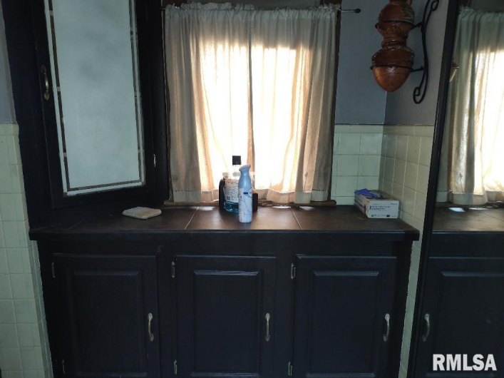 2035 Martin Luther King Jr Drive, Cairo, Illinois 62914, 3 Bedrooms Bedrooms, 0 ,2 BathroomsBathrooms,Residential,For Sale,Martin Luther King Jr,0,RMAEB459893