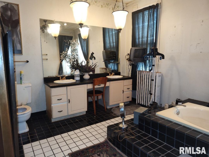 2035 Martin Luther King Jr Drive, Cairo, Illinois 62914, 3 Bedrooms Bedrooms, 0 ,2 BathroomsBathrooms,Residential,For Sale,Martin Luther King Jr,0,RMAEB459893