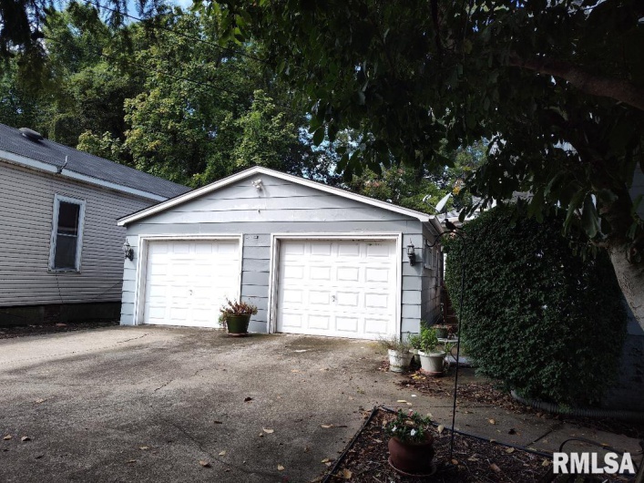 2035 Martin Luther King Jr Drive, Cairo, Illinois 62914, 3 Bedrooms Bedrooms, 0 ,2 BathroomsBathrooms,Residential,For Sale,Martin Luther King Jr,0,RMAEB459893