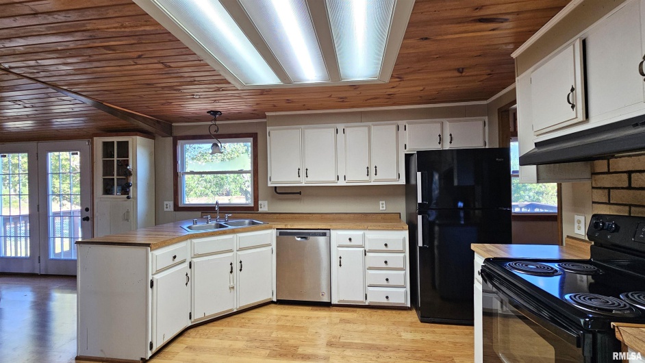 14228 Lake Of Egypt Road, Marion, Illinois 62959, 3 Bedrooms Bedrooms, 0 ,2 BathroomsBathrooms,Residential,For Sale,Lake Of Egypt,0,RMAEB459900