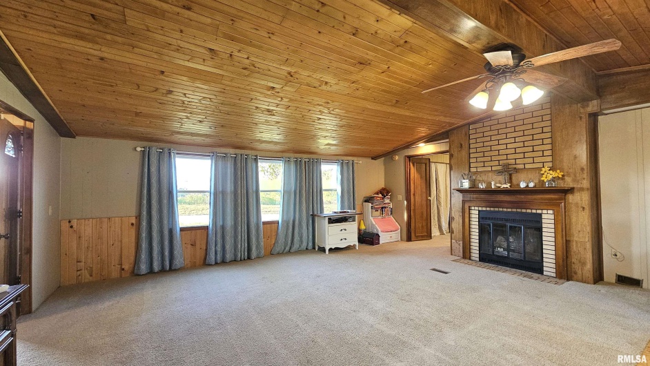14228 Lake Of Egypt Road, Marion, Illinois 62959, 3 Bedrooms Bedrooms, 0 ,2 BathroomsBathrooms,Residential,For Sale,Lake Of Egypt,0,RMAEB459900