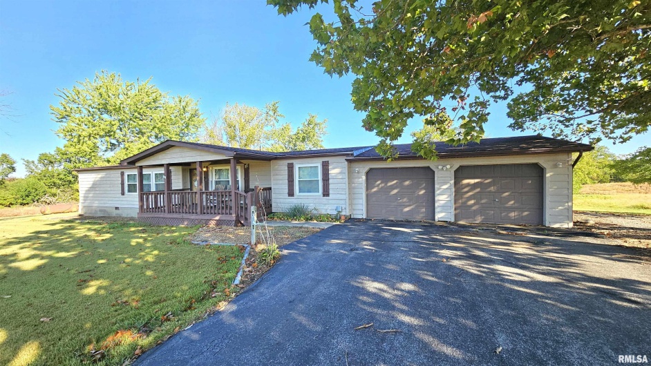 14228 Lake Of Egypt Road, Marion, Illinois 62959, 3 Bedrooms Bedrooms, 0 ,2 BathroomsBathrooms,Residential,For Sale,Lake Of Egypt,0,RMAEB459900