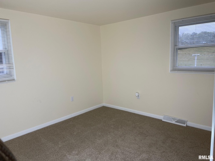 687 5TH Street, Omaha, Illinois 62871, 2 Bedrooms Bedrooms, 0 ,1 BathroomBathrooms,Residential,For Sale,5TH,0,RMAEB459902