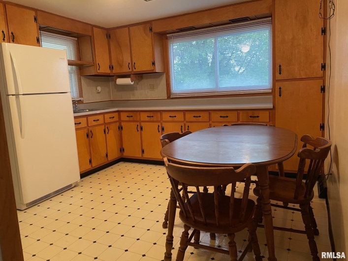687 5TH Street, Omaha, Illinois 62871, 2 Bedrooms Bedrooms, 0 ,1 BathroomBathrooms,Residential,For Sale,5TH,0,RMAEB459902