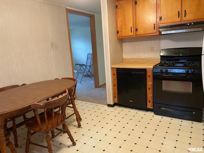687 5TH Street, Omaha, Illinois 62871, 2 Bedrooms Bedrooms, 0 ,1 BathroomBathrooms,Residential,For Sale,5TH,0,RMAEB459902