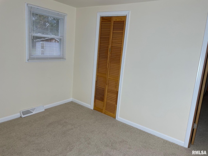687 5TH Street, Omaha, Illinois 62871, 2 Bedrooms Bedrooms, 0 ,1 BathroomBathrooms,Residential,For Sale,5TH,0,RMAEB459902