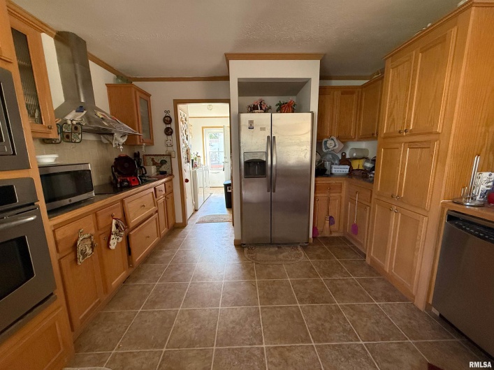 104 HICKORY Street, Harrisburg, Illinois 62946, 3 Bedrooms Bedrooms, 0 ,2 BathroomsBathrooms,Residential,For Sale,HICKORY,0,RMAEB459901