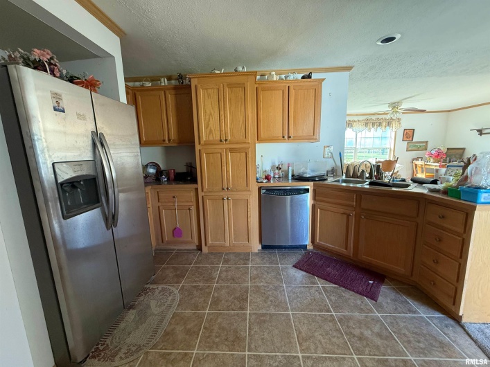 104 HICKORY Street, Harrisburg, Illinois 62946, 3 Bedrooms Bedrooms, 0 ,2 BathroomsBathrooms,Residential,For Sale,HICKORY,0,RMAEB459901