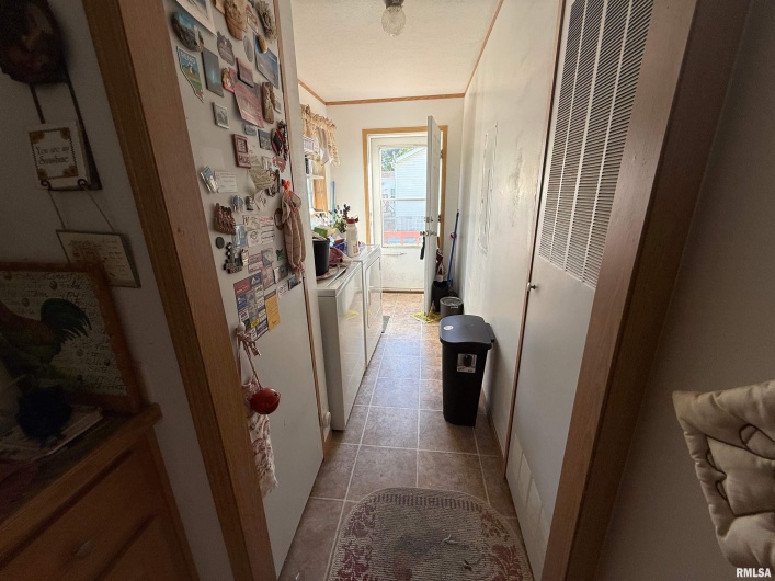 104 HICKORY Street, Harrisburg, Illinois 62946, 3 Bedrooms Bedrooms, 0 ,2 BathroomsBathrooms,Residential,For Sale,HICKORY,0,RMAEB459901