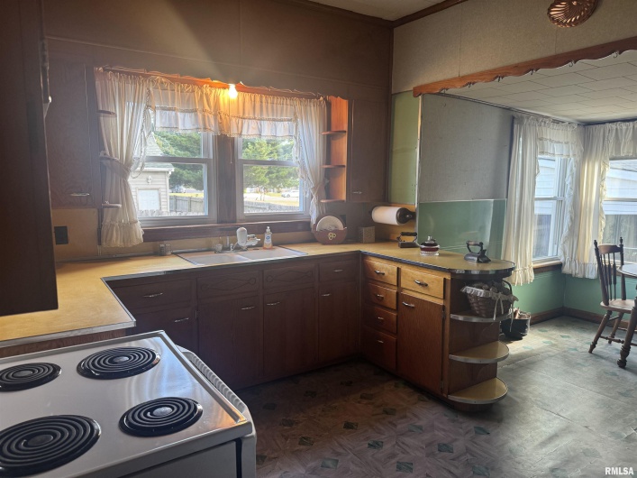 1107 STATE Street, Marion, Illinois 62959, 2 Bedrooms Bedrooms, 0 ,1 BathroomBathrooms,Residential,For Sale,STATE,0,RMAQC4266662