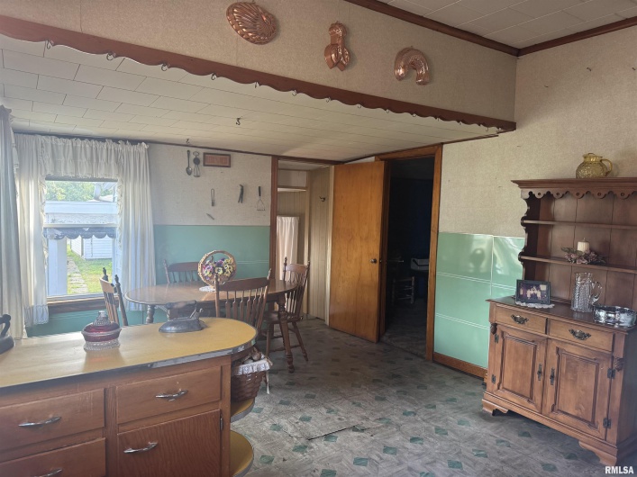 1107 STATE Street, Marion, Illinois 62959, 2 Bedrooms Bedrooms, 0 ,1 BathroomBathrooms,Residential,For Sale,STATE,0,RMAQC4266662