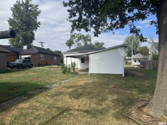 1107 STATE Street, Marion, Illinois 62959, 2 Bedrooms Bedrooms, 0 ,1 BathroomBathrooms,Residential,For Sale,STATE,0,RMAQC4266662