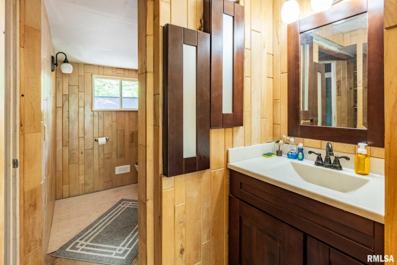 615 Blue Avenue, Creal Springs, Illinois 62922, 2 Bedrooms Bedrooms, 0 ,1 BathroomBathrooms,Residential,For Sale,Blue,0,RMAQC4265369