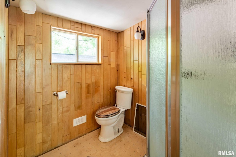 615 Blue Avenue, Creal Springs, Illinois 62922, 2 Bedrooms Bedrooms, 0 ,1 BathroomBathrooms,Residential,For Sale,Blue,0,RMAQC4265369
