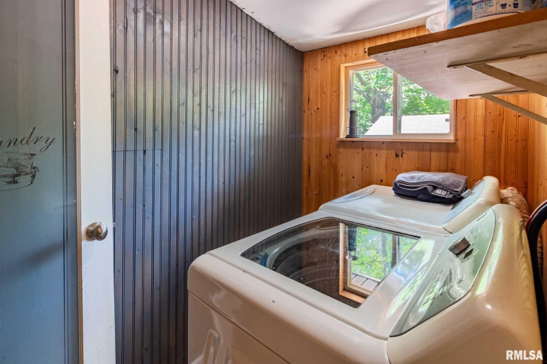 615 Blue Avenue, Creal Springs, Illinois 62922, 2 Bedrooms Bedrooms, 0 ,1 BathroomBathrooms,Residential,For Sale,Blue,0,RMAQC4265369