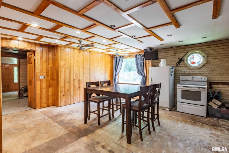615 Blue Avenue, Creal Springs, Illinois 62922, 2 Bedrooms Bedrooms, 0 ,1 BathroomBathrooms,Residential,For Sale,Blue,0,RMAQC4265369